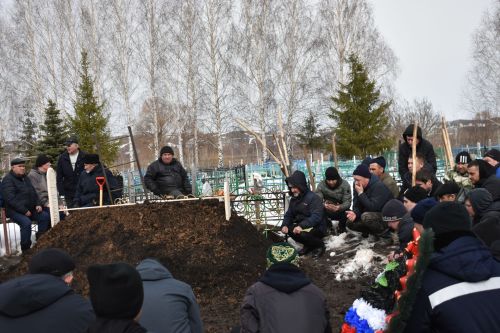 Геройлар китә, эзләре кала