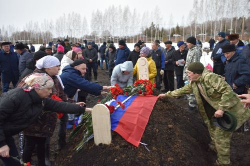 Геройлар китә, эзләре кала