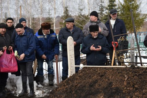 Геройлар китә, эзләре кала