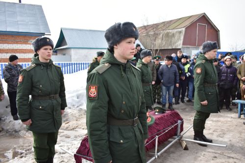 Геройлар китә, эзләре кала