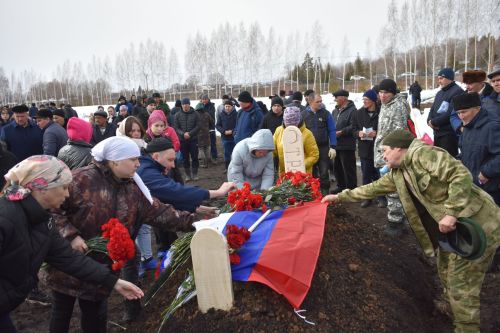 Геройлар китә, эзләре кала