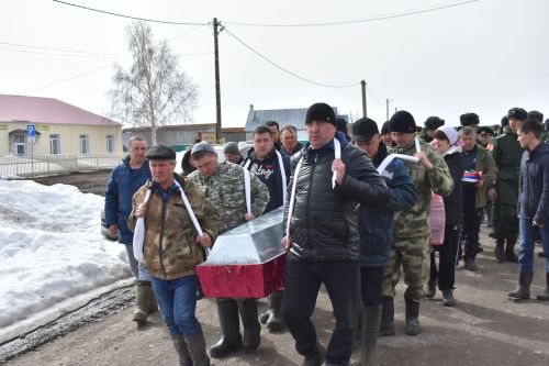 В селе Малые Меми простились с героически погибшим на спецоперации Николаем Токсаровым