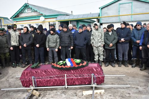 Геройлар китә, эзләре кала