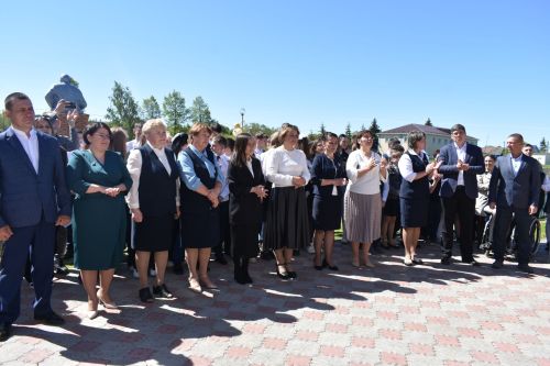 Последний звонок прозвенел для выпускников Федоровской школы