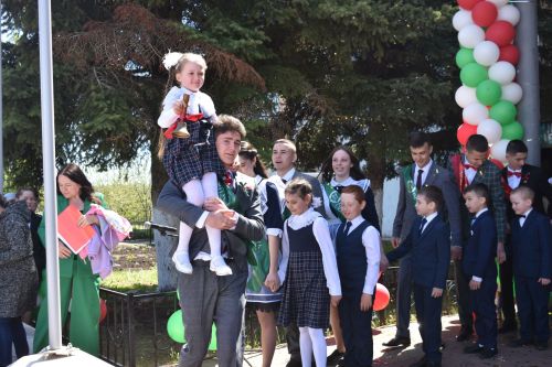 В Большекайбицкой школе прозвенел последний звонок