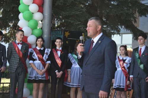 В Большекайбицкой школе прозвенел последний звонок