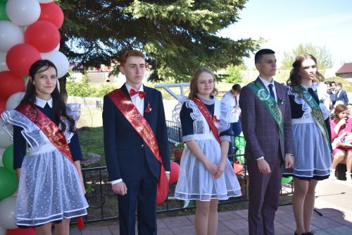 В Большекайбицкой школе прозвенел последний звонок