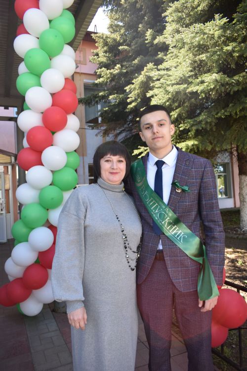 В Большекайбицкой школе прозвенел последний звонок