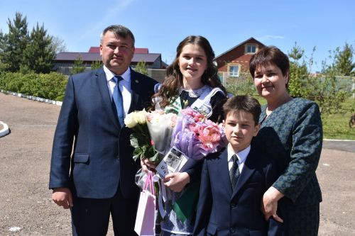 В Большекайбицкой школе прозвенел последний звонок
