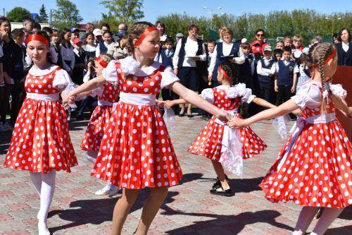 Последний звонок прозвенел для выпускников Федоровской школы