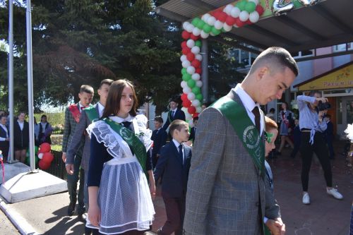 В Большекайбицкой школе прозвенел последний звонок