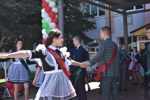 В Большекайбицкой школе прозвенел последний звонок