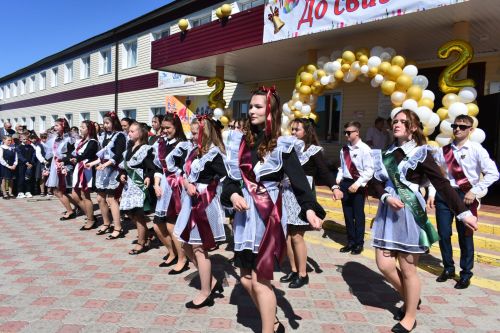 Последний звонок прозвенел для выпускников Федоровской школы