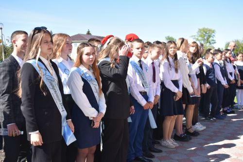 Последний звонок прозвенел для выпускников Федоровской школы
