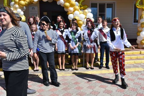 Последний звонок прозвенел для выпускников Федоровской школы