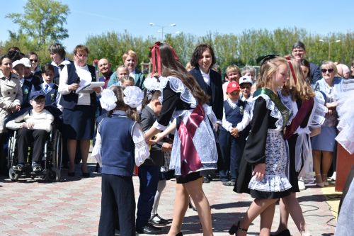 Последний звонок прозвенел для выпускников Федоровской школы