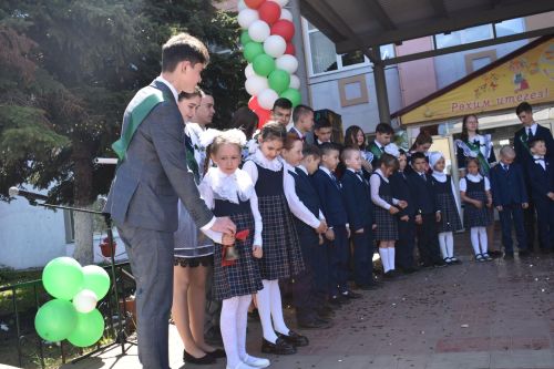 В Большекайбицкой школе прозвенел последний звонок