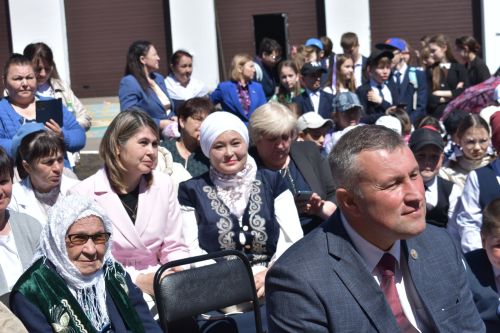В Большекайбицкой школе прозвенел последний звонок