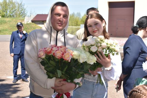 В Большекайбицкой школе прозвенел последний звонок