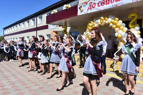 Последний звонок прозвенел для выпускников Федоровской школы
