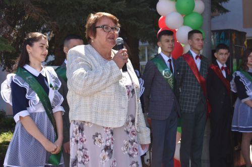В Большекайбицкой школе прозвенел последний звонок