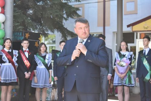 В Большекайбицкой школе прозвенел последний звонок