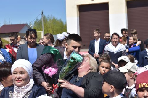 В Большекайбицкой школе прозвенел последний звонок