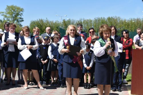 Последний звонок прозвенел для выпускников Федоровской школы