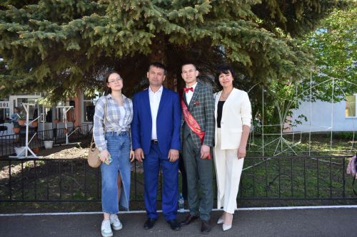 В Большекайбицкой школе прозвенел последний звонок