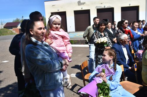 В Большекайбицкой школе прозвенел последний звонок