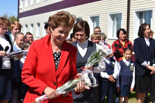 Последний звонок прозвенел для выпускников Федоровской школы