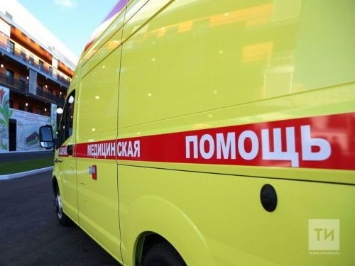 В Казани Mercedes сбил пешехода, который переходил дорогу в неположенном месте
