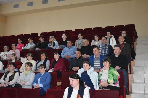 На мемориальном комплексе в Кайбицах зажгли Вечный огонь