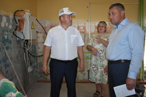 Кайбыч районы башлыгы мәктәпләрнең һәм балалар бакчаларының яңа уку елына әзерлеге белән танышты