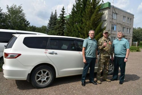 Татарстанская таможня передала в зону СВО конфискованный минивэн