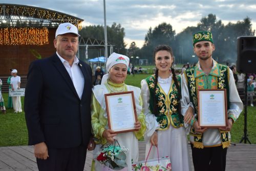 Кайбычта кичке уен гөрләп узды
