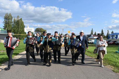 Кайбычта кичке уен гөрләп узды