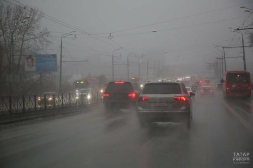 Автоэксперт Попов назвал ошибки водителей при вождении в дождь