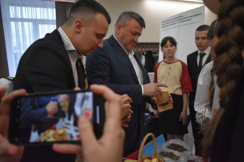 В Кайбицах на выборах в местный совет Движения Первых принял участие помощник Раиса РТ, руководитель регионального отделения Движения Первых в Татарстане Тимур Сулейманов