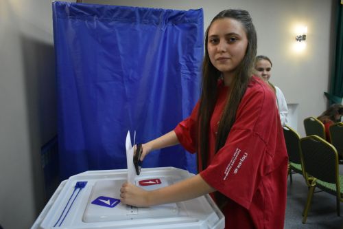 В Кайбицах на выборах в местный совет Движения Первых принял участие помощник Раиса РТ, руководитель регионального отделения Движения Первых в Татарстане Тимур Сулейманов