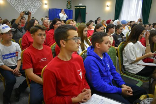 В Кайбицах на выборах в местный совет Движения Первых принял участие помощник Раиса РТ, руководитель регионального отделения Движения Первых в Татарстане Тимур Сулейманов