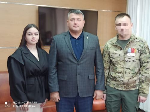 Район башлыгы махсус хәрби операциядә катнашучы офицер белән очрашты
