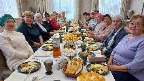 Кайбычның ветераннар советлары рәисләре СВОга гуманитар йөк әзерләү буенча Апас волонтерларының тәҗрибәсен өйрәнергә барды