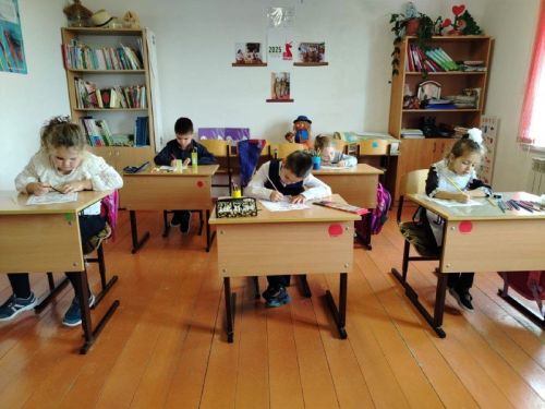 В селе Берлибаш работники культуры организовали конкурс рисунков с учащимися местной школы