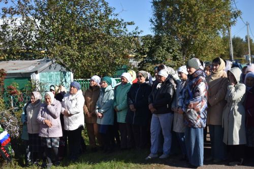 Иске Чәчкаб авылы халкы махсус хәрби операциядә һәлак булган авылдашлары белән хушлашты