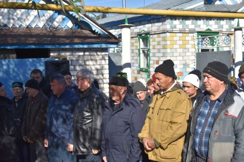 Иске Чәчкаб авылы халкы махсус хәрби операциядә һәлак булган авылдашлары белән хушлашты