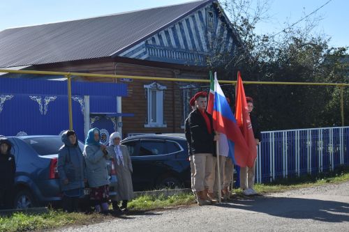 Иске Чәчкаб авылы халкы махсус хәрби операциядә һәлак булган авылдашлары белән хушлашты