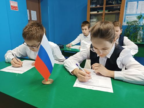 В МБОУ «Старочечкабская ООШ» состоялось очередное занятие из цикла «Разговоры о важном»