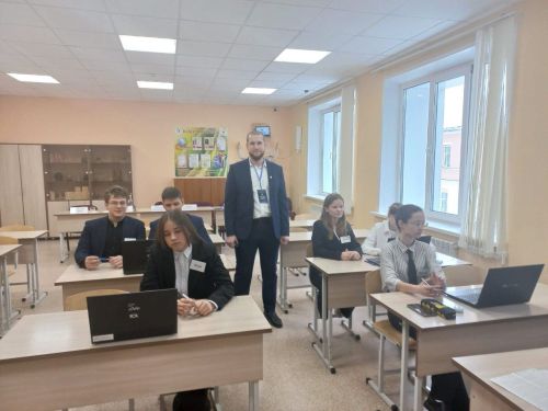 Учитель информатики и физики: успехи в сельской школе