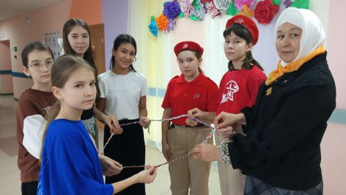В преддверии Дня народного единства в МБОУ «Муралинская ООШ» состоялась онлайн-акция «Россия — наша страна»